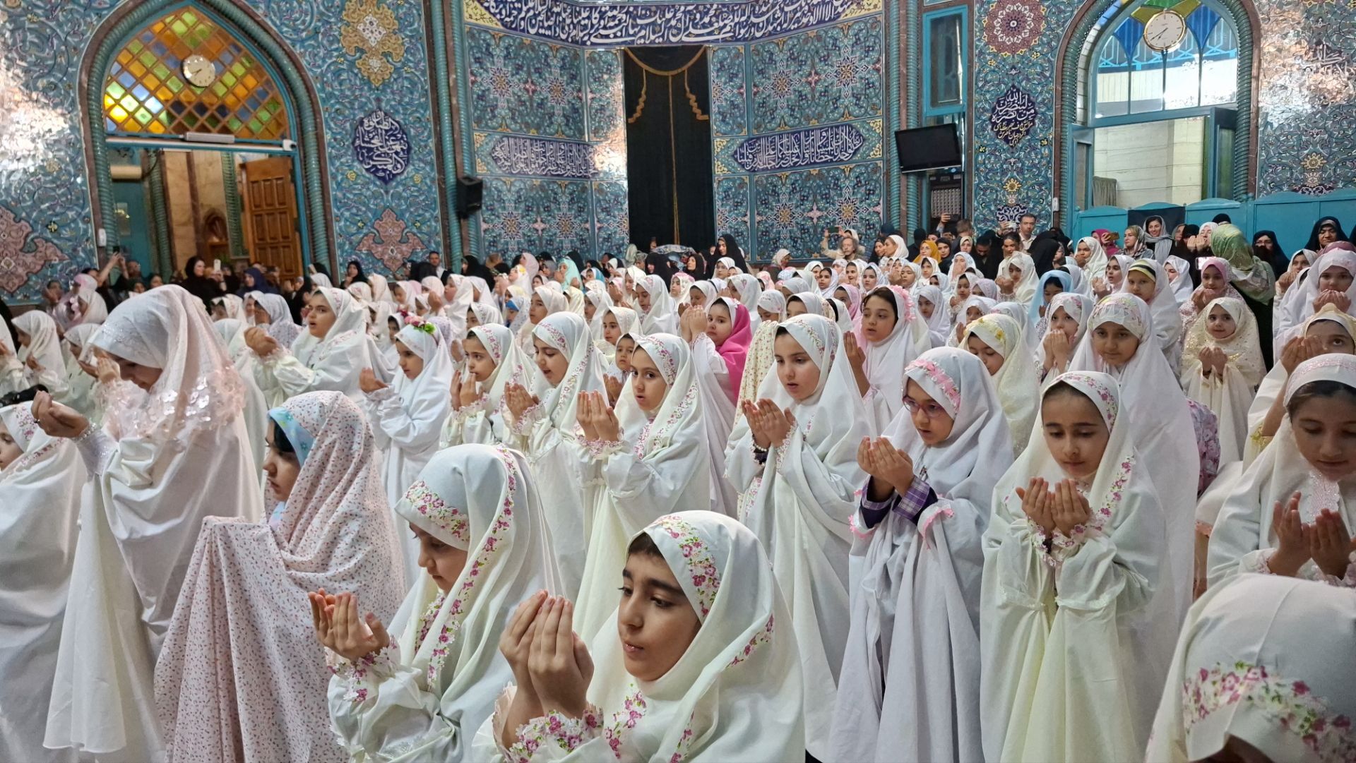 آغاز فصل تازه‌ای از بندگی برای دختران در جشن تکلیف