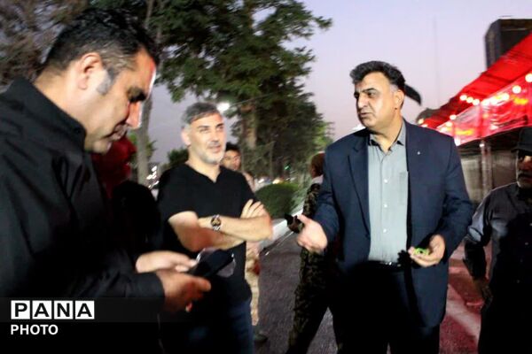 بازدید مدیر آموزش و پرورش منطقه پردیس از موکب های پذیرایی و ستاد اسکان زائرین