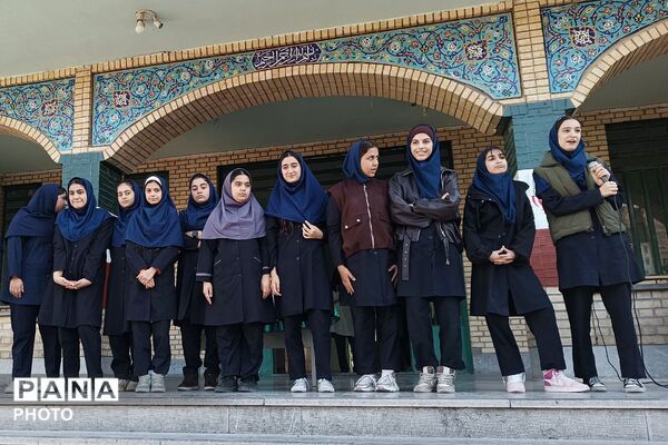  برنامه «هر دانش‌آموز، یک مهارت» با تجلیل از دانش‌آموزان برگزیده در مدرسه ایثار