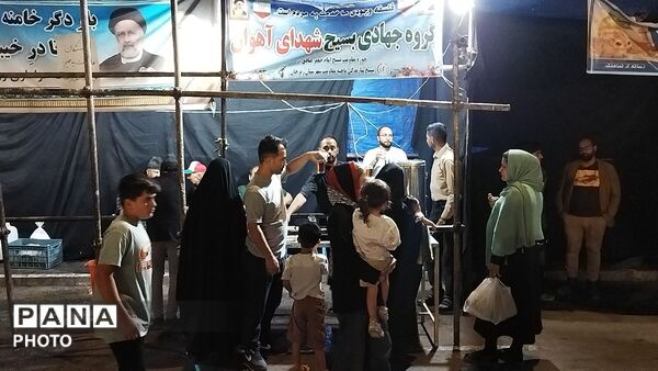 موکب شهدای روستای آهوان در هشتاد و نهمین شب از اجتماعات مردمی 
