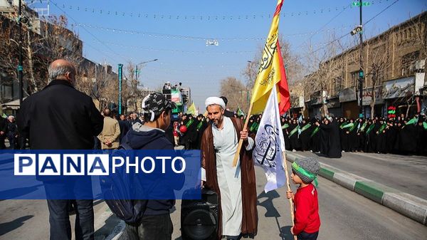فریاد هم عهدی مردم مشهد با قائم آل محمد در اجتماع عظیم منتظران ظهور