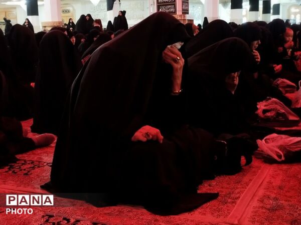 مراسم عزادای بانوان در حرم حضرت معصومه(س)