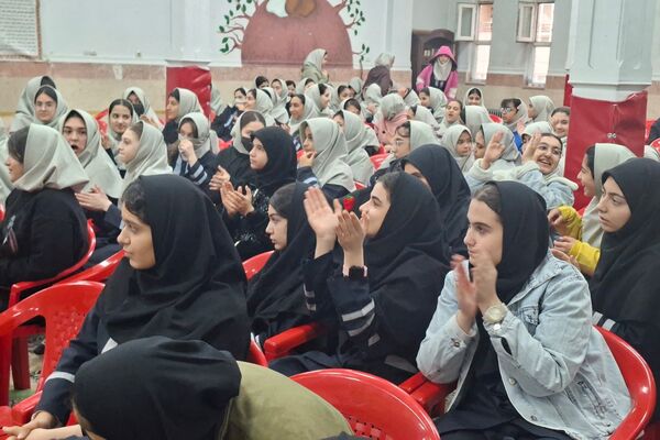 شوق انتظار دیدار منجی عالم بشریت در قلب‌های دانش‌آموزان زینبیه۲