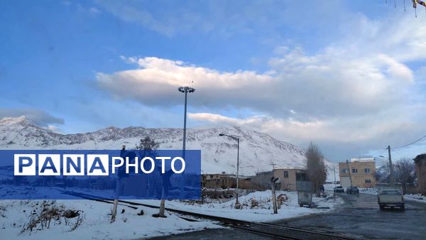 بارش اولین برف پاییزی در روستای نورآباد شازند
