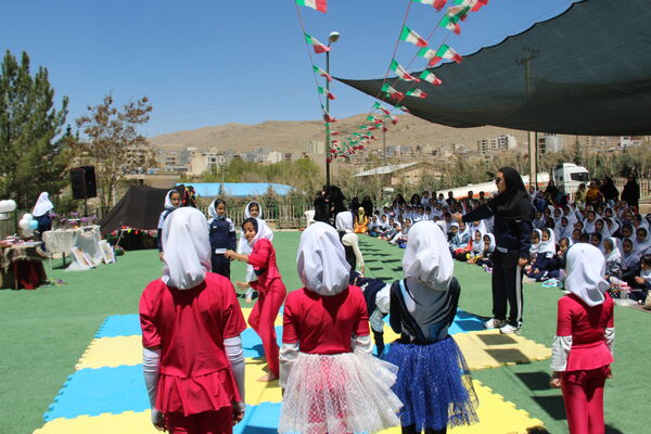المپیاد ورزشی در دبستان غیرانتفاعی امام صادق(ع) شهرکرد