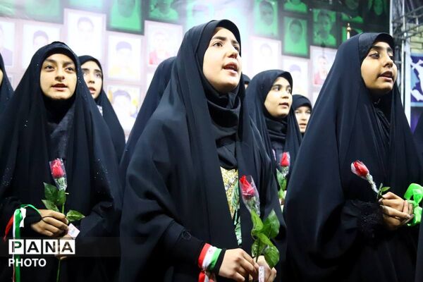 سوگواره شبانه دانش آموزان تبریز در تجمعات مردمی برای رهبر شهید