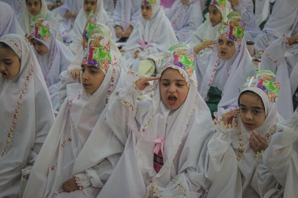 جشن تکلیف ۶۰۰دانش‌آموز دختر گتوندی