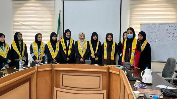 دانش‌آموزان دشتستان نمایندگان خود را به مجلس دانش‌آموزی فرستادند