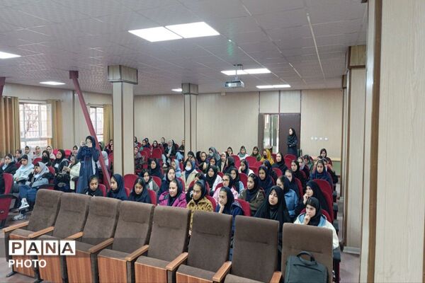 همایش مشاوران دانش‌آموز شهرستان ملارد