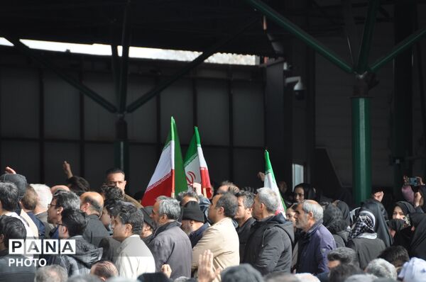 تشییع پیکر مطهر پنج شهید مدافع وطن اهل مرند در دریای خروشان مشتاقان شهادت 