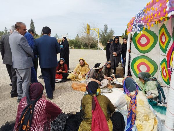 جشن مدرسه‌ای «ایرانمون» در مدرسه شهدای میانشهر
