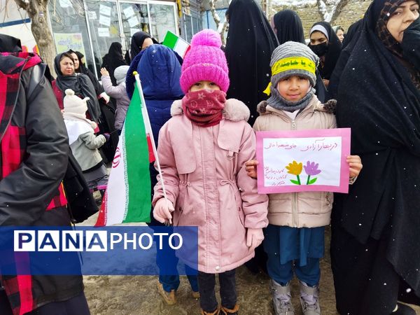 راهپیمایی یوم الله ۲۲ بهمن در شهر راز