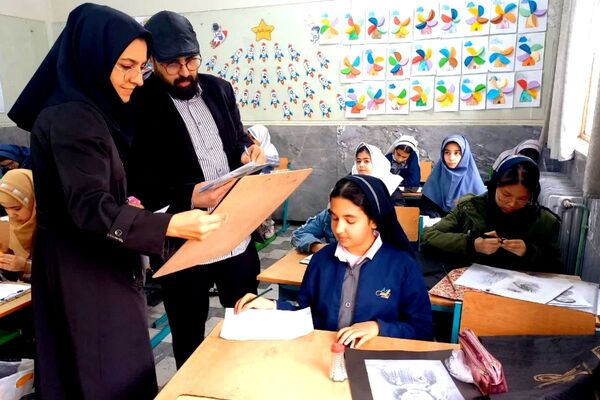 مسابقات هنر و خلاقیت دانش‌آموزان در مدرسه ۱۰ دی