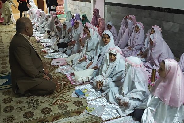 گرامیداشت اولین روزه دانش‌آموزان دبستان شهید بامدی