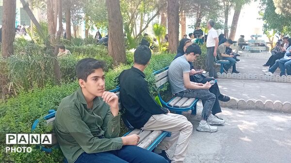 آزمون ورودی مدارس فرهنگ اصفهان در دبیرستان ماندگار هراتی