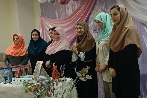 جشن الفبای کلاس اولی‌های دبستان معراج بهارستان۲