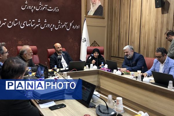 مراسم تقدیر از سفیران مدرسه سازی در اداره کل آموزش و پرورش شهرستانهای استان تهران 