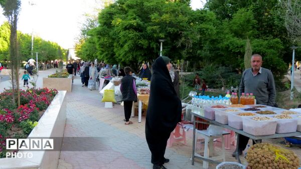 نمایشگاه تخصصی محصولات ارگانیک و صنایع دستی در بوستان لاله شهر کهک
