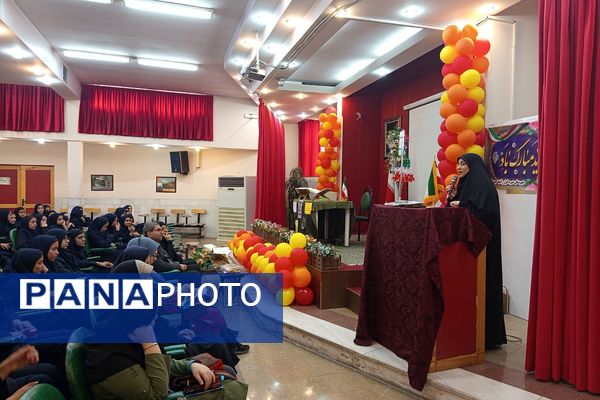 افتتاحیه مسابقات درس‌هایی از قرآن در دبیرستان راضیه شکرایی ناحیه دو شهرری 