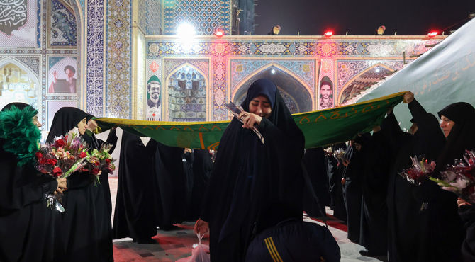 وداع معتکفین رجبیه در حرم مطهر رضوی