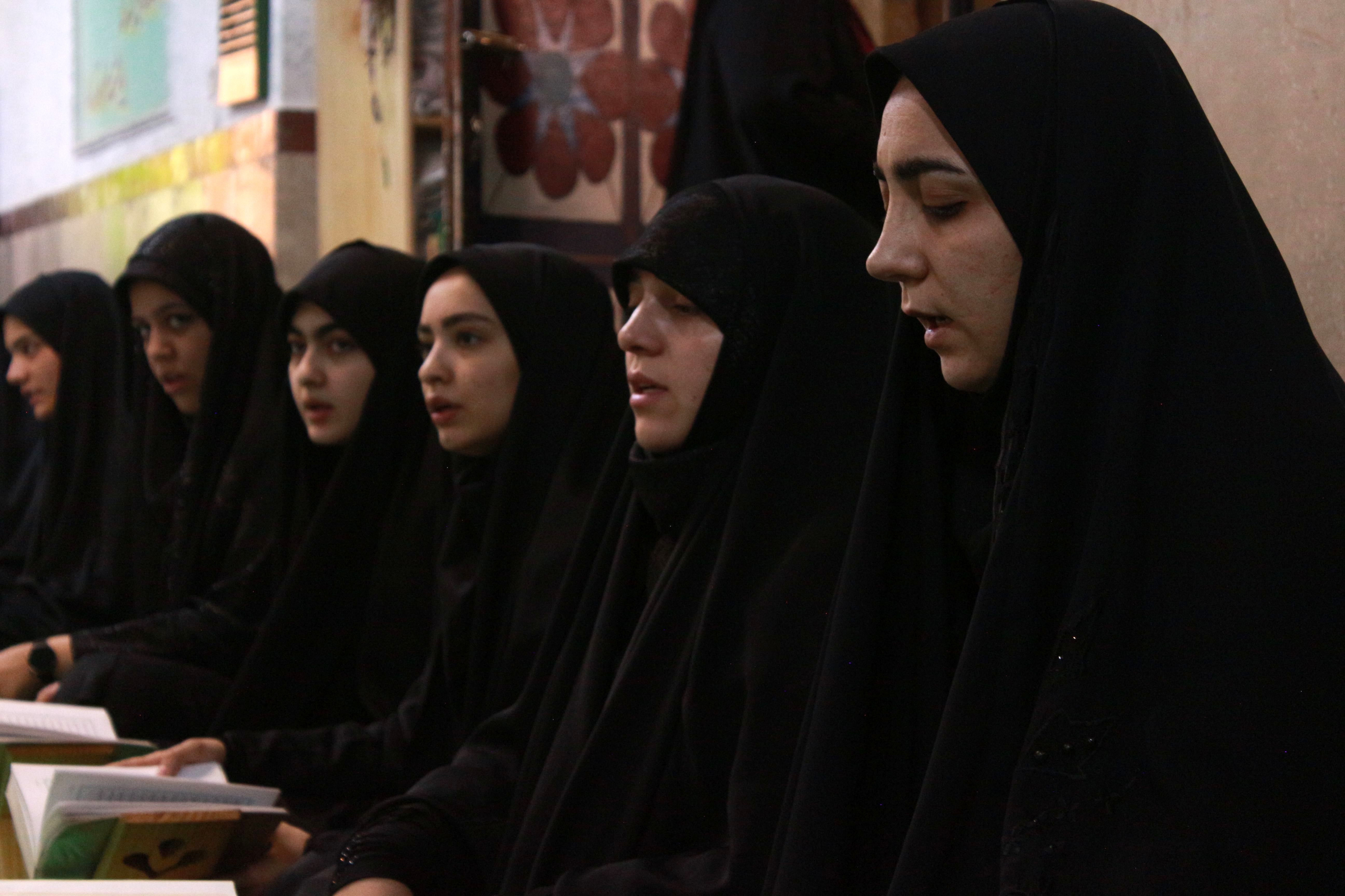 ضیافت افطاری در دبیرستان هیات‌امنایی خراسانی‌زاده اصفهان