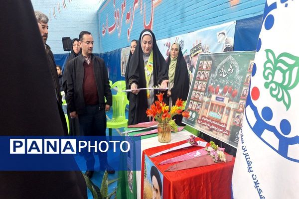 یاوران انقلاب؛روشنای مسیر نوجوانان امروز