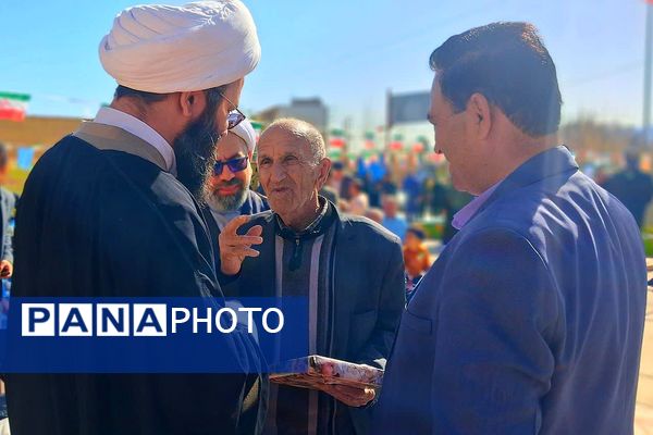 طنین زنگ انقلاب در مدرسه فرزانگان شهرستان باشت