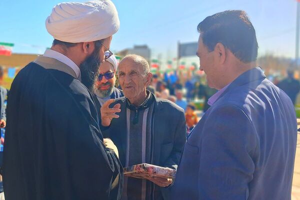 طنین زنگ انقلاب در مدرسه فرزانگان شهرستان باشت