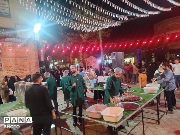 جرعه‌ای ارادت به نیت مادر؛ میزبانی چایخانه حضرت زهرا (س) در شب ۱۷۱ فراق رهبر معظم انقلاب اسلامی 