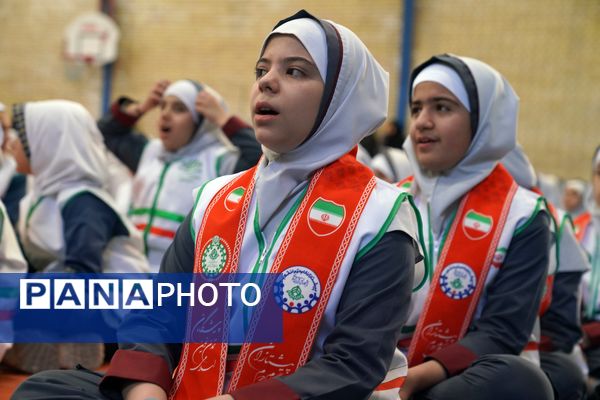 مانور یاوران انقلاب در دبستان دخترانه حاج حسن اصلانی ۲