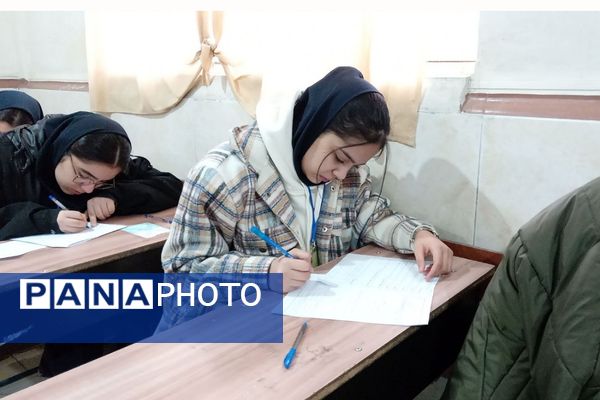 برگزاری امتحانات نوبت اول در دبیرستان دخترانه نرجس باقرشهر 