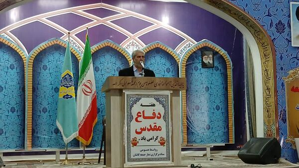 سخنرانی معاون مدیرکل و مدیر آموزش و پرورش کاشان در نماز جمعه و برگزاری میز خدمت در مصلی