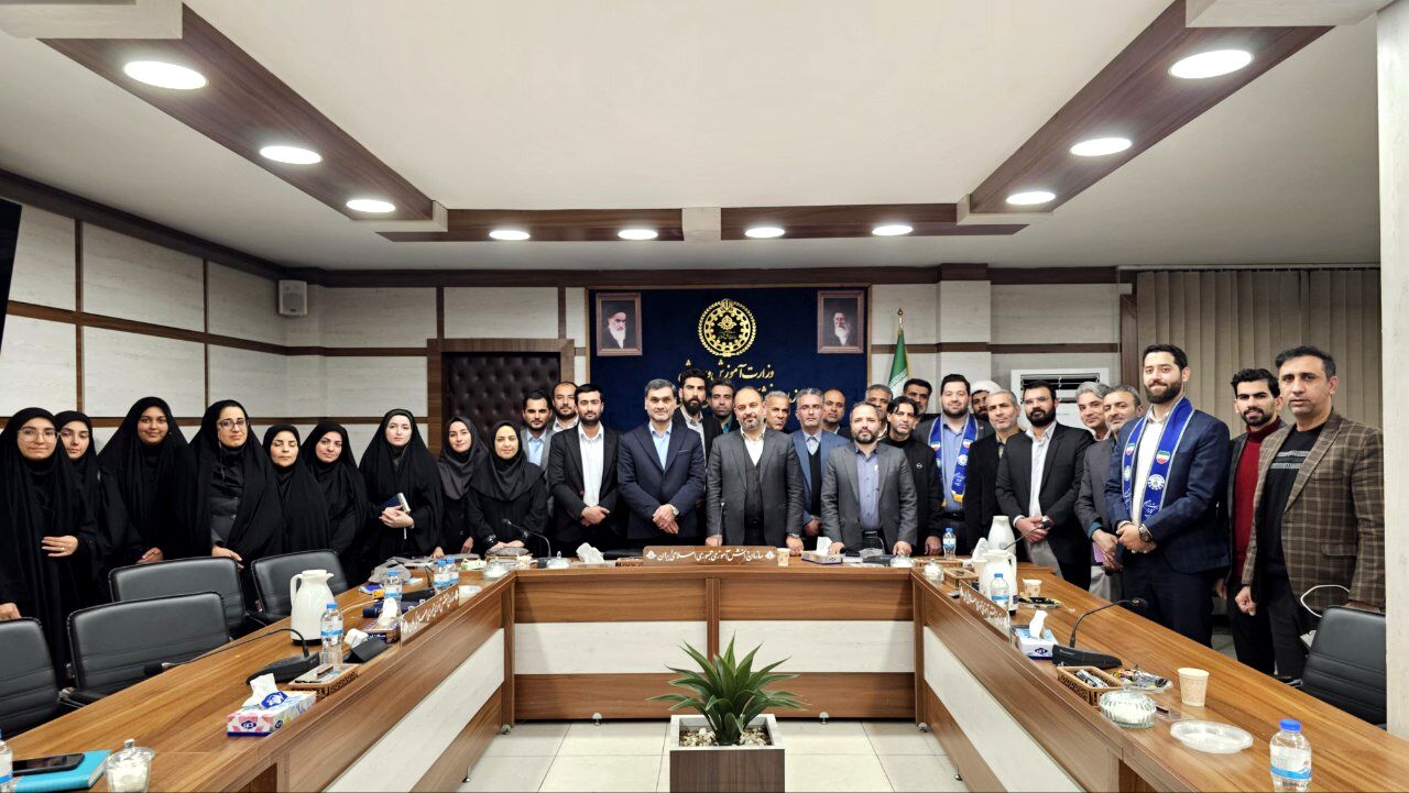 جلسه حوزه پرورشی گلستان با حضور معاونان و مدیران کل وزارت آموزش و پرورش