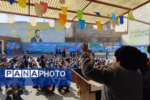 جشن دهه فجر و اعیاد شعبانیه در مدارس ناحیه دو شهرری 