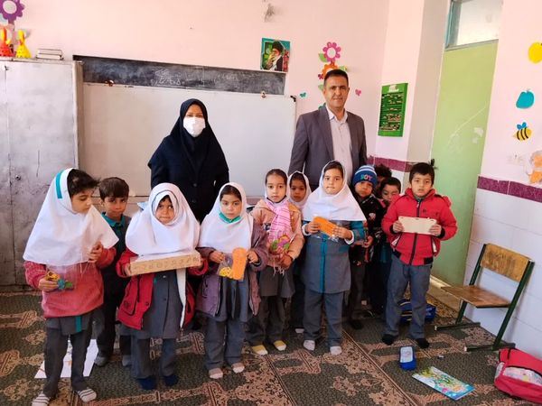 بازدید معاون آموزشی اداره آموزش و پرورش شهرستان خاتم از مدارس روستای خوانسار 