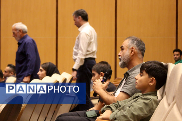 کارگاه نمایشنامه خوانی و نقد فیلم دفاع مقدس در قم