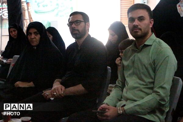 غبار ماتم بر چهره مدرسه شهید ایرجی؛ نجوای «لبیک یا خامنه‌ای» طنین‌انداز شد