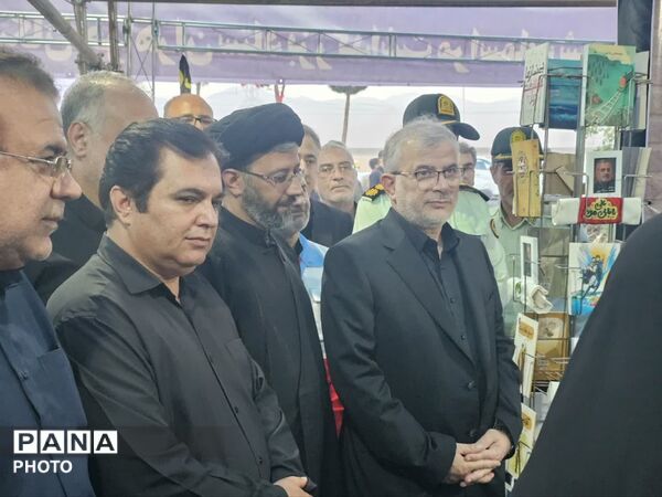 همدلی مسئولان و خادمان در خدمت به زائران رهبر شهید