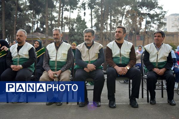 حضور خادمان رضوی در مدرسه قدر بهارستان‌دو