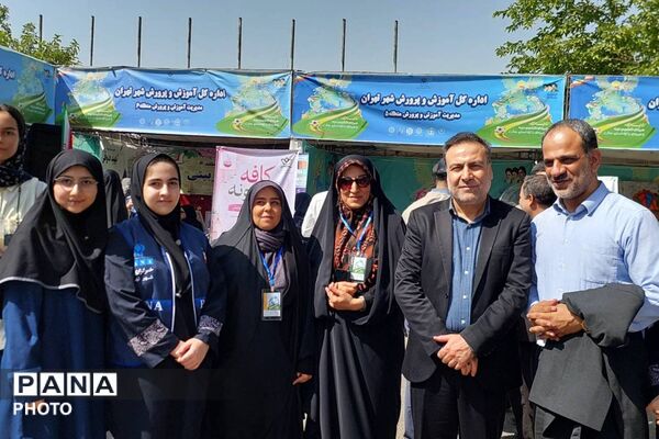 تقدیر از دانش‌آموزان برگزیده پویش‌های کانون نیایش منطقه ۶ در آیین افتتاحیه پایگاه‌های تابستانی