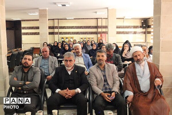جلسه «پروژه مهر» با حضور مدیر آموزش‌و‌پرورش فیروزکوه