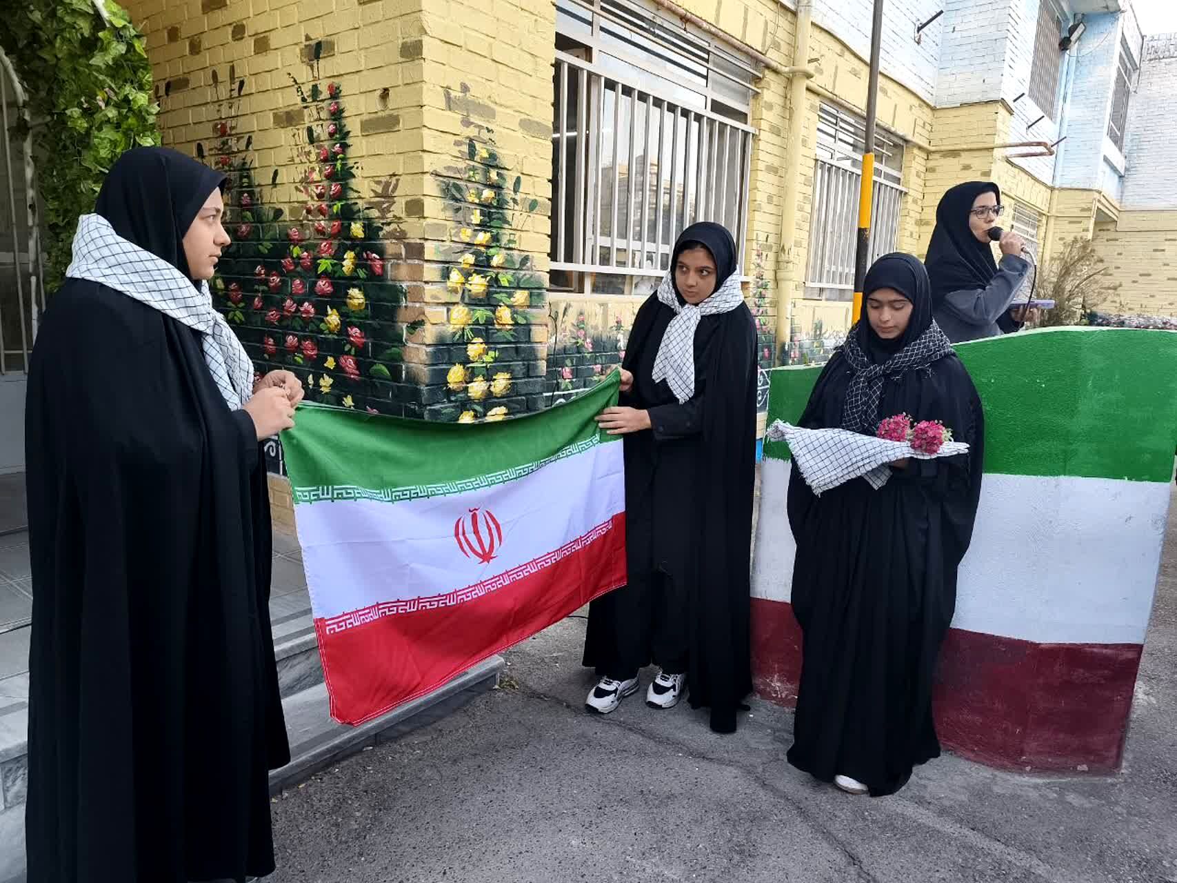 آیین بازگشایی مدارس در مدرسه ازرم مشهد 