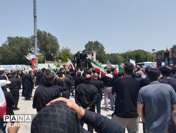 جاماندگان آذربایجان شرقی با چشمانی اشک‌بار به امید روز رجعت با رهبر شهید