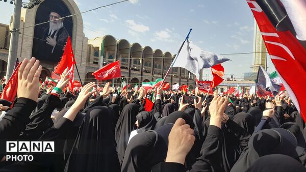  تهران در سوگِ رهبر شهید ایستاد