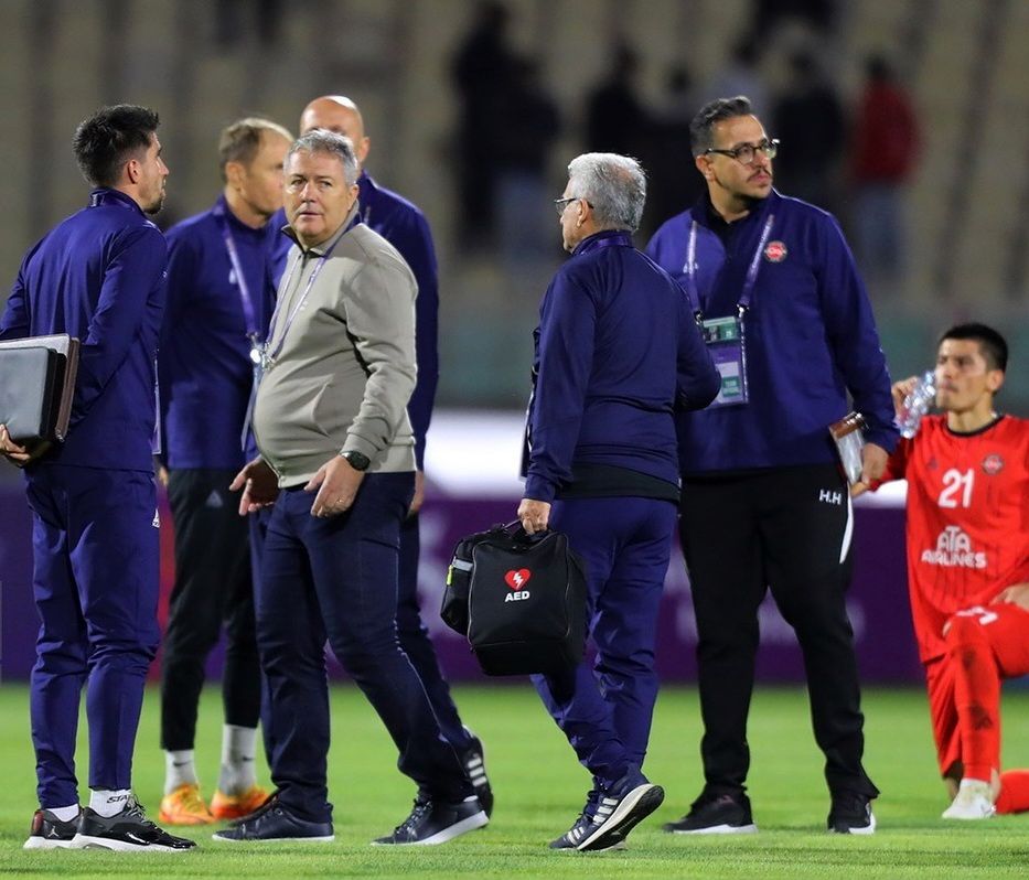 فسخ قرارداد دستیاران خارجی استقلال و تراکتور