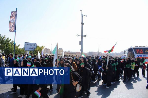 یوم الله سیزده آبان در پردیس