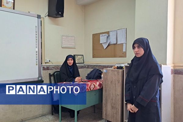  مسابقات قرآن و عترت دانش‌آموزی با حضور پرشور آینده‌سازان