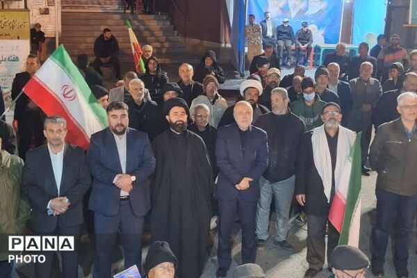 مردم فیروزکوه در میدان معلم؛ ایستادگی‌ای پررنگ‌تر از همیشه