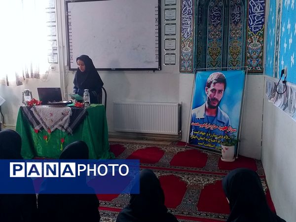 اجرای طرح لاله‌های روشن در دبیرستان شهید همت شهرستان ملارد 