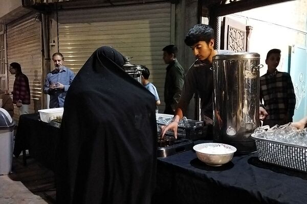 چایخانه حوزه علمیه گلشن نیشابور در نود و هشتمین شب از اجتماعات مردمی نیشابور 